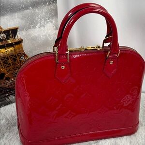 Louis Vuitton Alma Patent Leather  Vernis PM Wine Red. Code FL3103